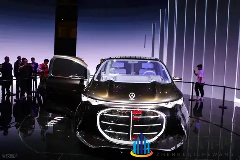 体育生自愿被扒裤玩J：运动少年自揭隐私，惊现校园奇事逗笑众人-2