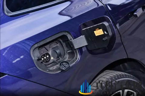 价格不贵,该有都有!深度体验东风奕派2026款eπ008五座版-2