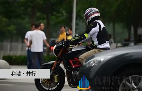 摩托车究竟能不能走非机动车道,参考汽车分析会得出什么结论呢?-3