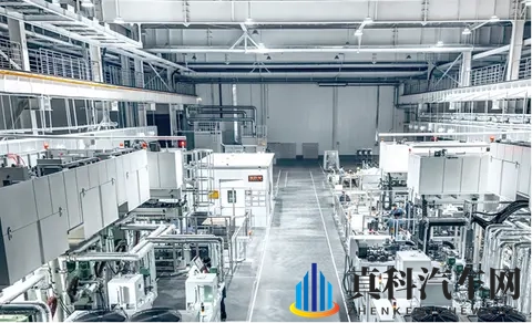 科幻电影里的场景要来了?小鹏的陆地航母飞行器明年可以交付?-3