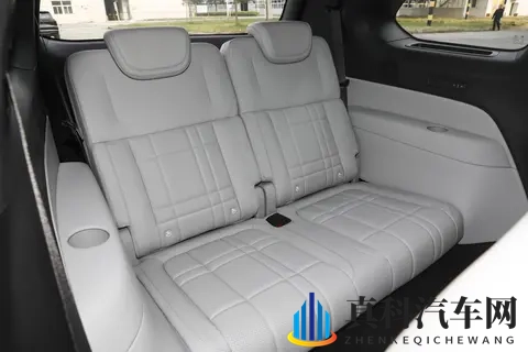 大六座SUV,家用选深蓝S09还是理想L9?一文讲清楚-3