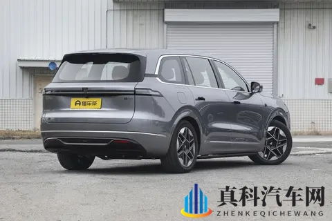 带全家人深度体验深蓝S09与魏牌蓝山,到底哪款更值得买?-1