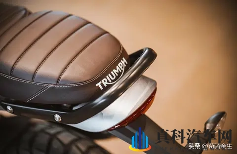 凯旋400价格崩盘?398cc发动机表现亮眼,二手车商承压?-3