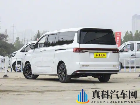 北汽锐胜M8预售,金色“BAW”车标,中大型MPV,会被大家认可吗?-3