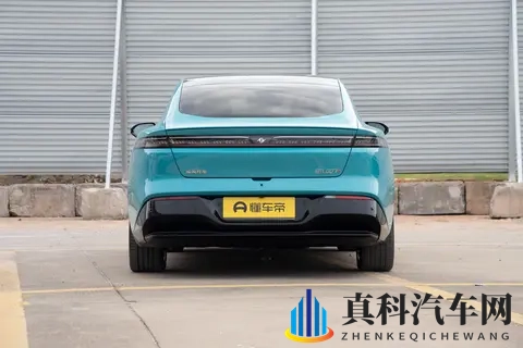 试驾东风奕派eπ007+既能扮酷又能顾家,不愧是智美超能轿跑-1