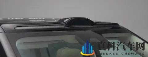 移动的艺术品,大V博主镜头下的智己LS9与陆家嘴光影秀-3