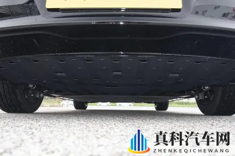 10万级纯电轿车新选择,续航430km+轴距2735mm,零跑B01来了-1