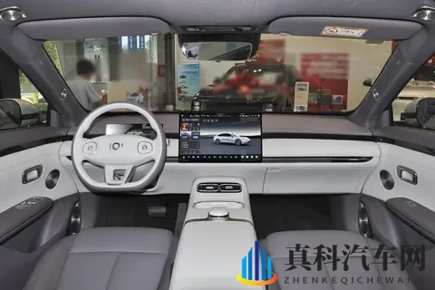 吉利&奇瑞：国产车对决，谁更对你的胃口-1