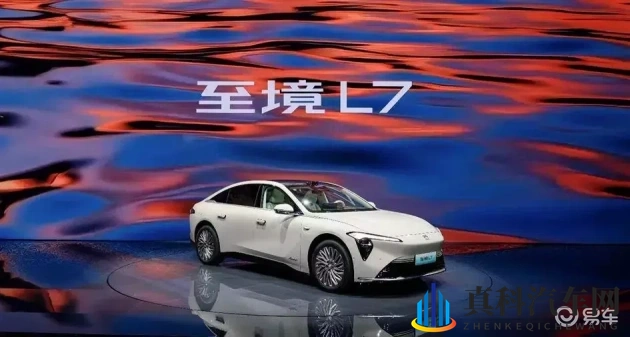 黑人巨大vs娇小亚洲女：移动堡垒与空间魔术的都市对话-2