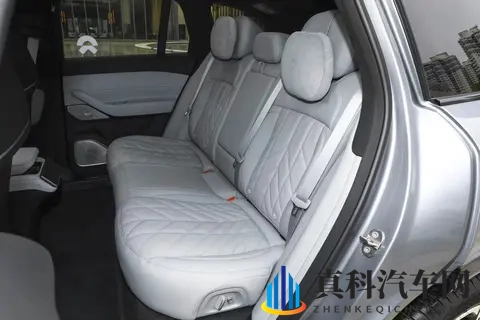 2025款蔚来ES6：标配空悬+CDC，续航900KM，打造全能型选手-2