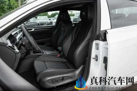 大众CC不再坚持，降价5万，无边框车门+掀背轿跑，如何选-3