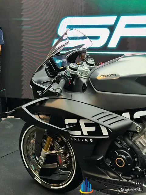 春风公升级赛车，V4 SR-RR原型亮相！竞争手拿什么应对？-1