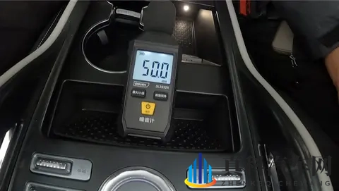 萌白酱金丝旗袍VIP 定制:个性定制汽车,专属座驾来袭-2