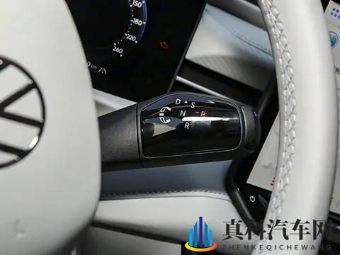 双外观_全新内饰设计_将于11月上市 上汽大众朗逸Pro正式下线-2