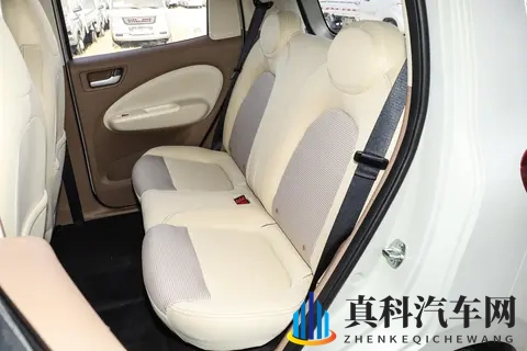 五菱宏光 MINIEV 2025 四门版:三款车型核心差异与选购建议-3