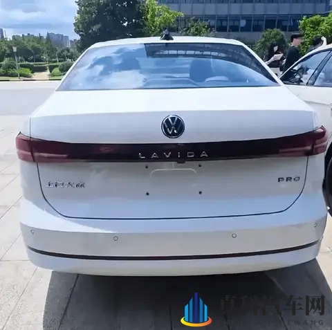 或将于11月正式上市 上汽大众朗逸Pro下线-1