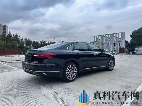 20年上牌大众帕萨特，56万公里，10万出头代步香不香？-3