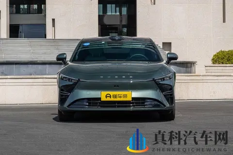 2025 款星纪元 ES价格和福利太实在！15 万多就能拿下高端新能源车​-2