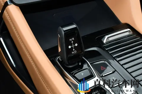 逆天黑科技!领克09四驱探索版:1988万起能买到30万级的体验?-1