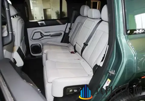 3788万元起豹8大五座版上市!第二排升级+华为A D S 4,爆款预定-2