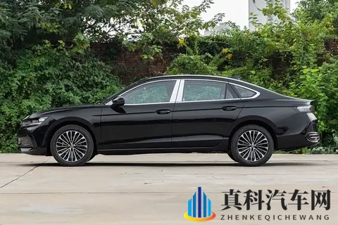 2026款大众迈腾B9实车亮相！方向盘回归物理按键_增华为HiCar-1