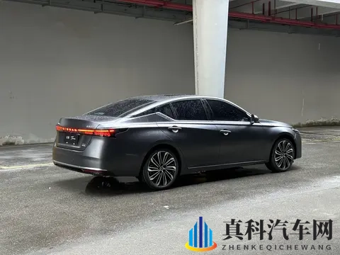 黄色应用视频:智能座舱,重塑专注驾驶新体验-2