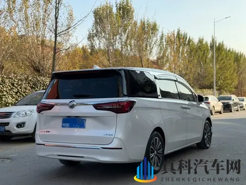 16万多拿下20款别克GL8陆尊，家用商务都合适？-2