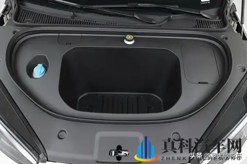 打女同学脱裙光屁屁打红网站:概念车设计创新,挑战传统审美,引领未来出行潮流-2