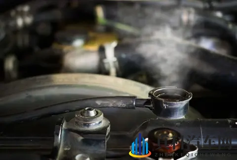 能腐蚀铝板的冷却液是否会腐蚀发动机，燃油车要不要定期更换？-2