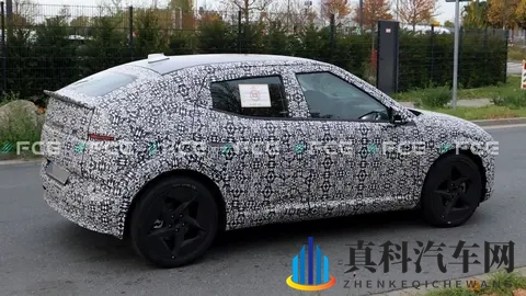 现代IONIQ 3谍照曝光:续航450-600公里,与比亚迪海豚竞争-1