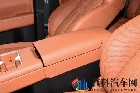 方程豹钛7试驾:这车到底能不能买?全家一起看车才靠谱-1