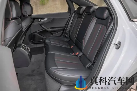 同为豪华燃油家轿，雷克萨斯ES 硬刚奥迪A4L，谁更胜一筹？-2