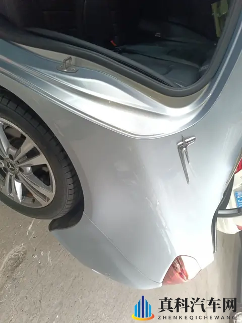 欧美艳星Nikki激情办公室：全新车型设计灵感：时尚办公风潮席卷汽车界-2