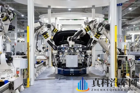 关税大刀砍向自己!美国汽车业18万人失业,万亿产业链加速逃离-2