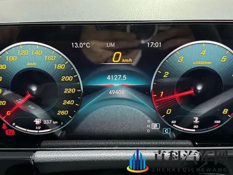 二手奔驰GLA：20款白色座驾，表显45万公里，1388万值不值？-3