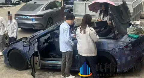 比亚迪最新敞篷跑车谍照首次曝光,网友:像路特斯Emira-2