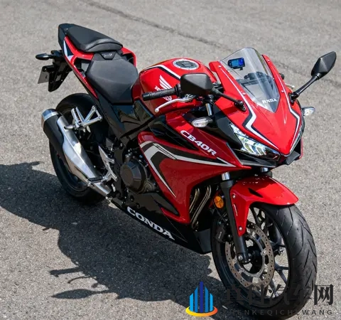 3万级仿赛新标杆 25款本田CBR400R 老头乐名号下藏着真实力-3