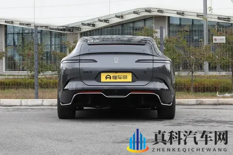 阿维塔12：多方面实力均衡，实用又全面，各方面都挑不出毛病-3