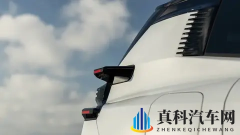 采用全新设计理念,全新雪铁龙C5 Aircross实车图曝光-1