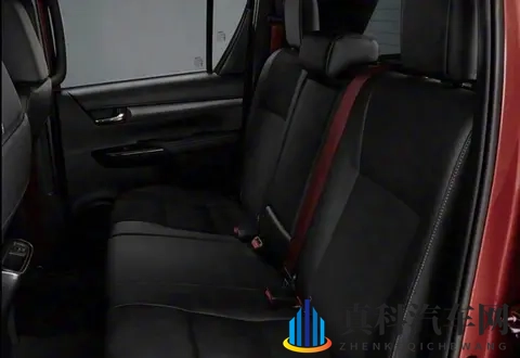 皮卡潮起时:丰田那台柴油家伙能翻几座山?-3