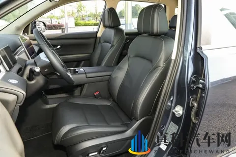 蓝电 E5 PLUS ，12万级插混SUV，带四驱、后排大屏，预售限时优惠2万-1