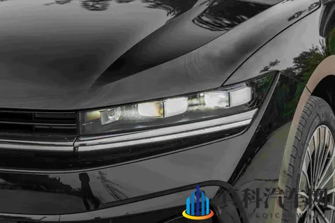 迈腾B9实车曝光，配置微调引热议，老车主笑了-2