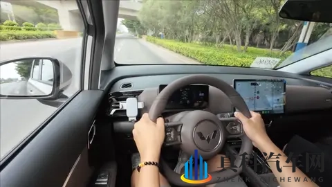 10万出头的插混MPV,靠谱吗?-2