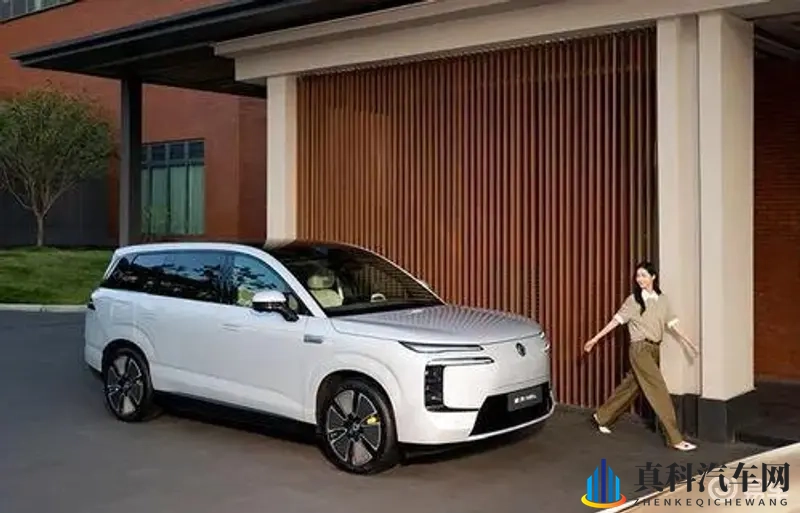 超值29.98万，豪华配置媲美B级车，还等什么-1