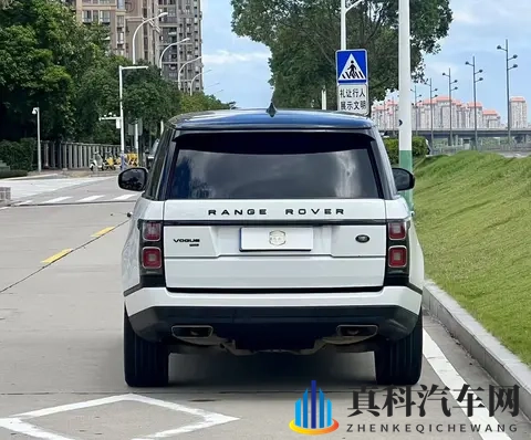 92万多拿下路虎揽胜,22款加长版,这气场谁顶得住?-3