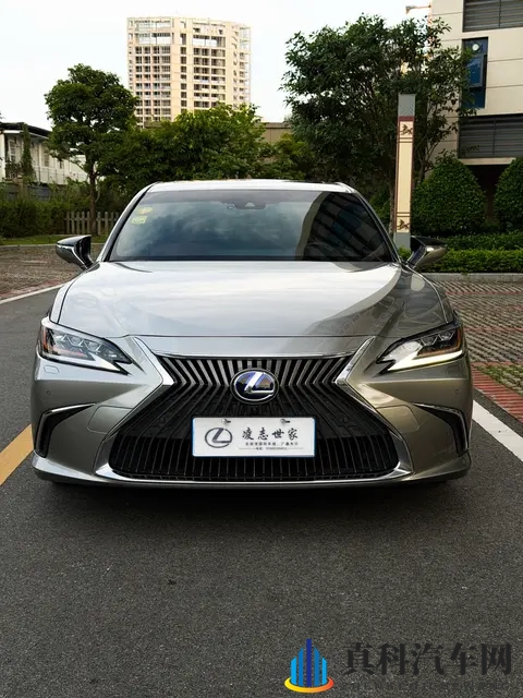 老头用嘴伺候女人高潮:老者口技助女子享受愉悦时刻-3