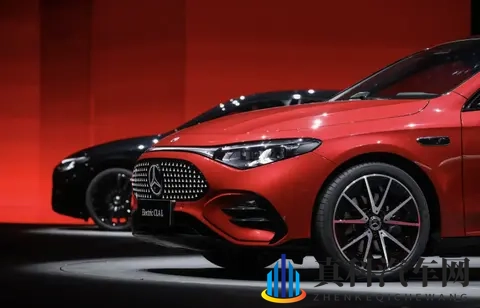 比吉利银河A7还小一圈的车，却被奔驰卖出了“天价”-2