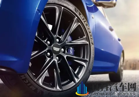 别只关注宝马3系了,不如看看这台20万内的“后驱王”-2