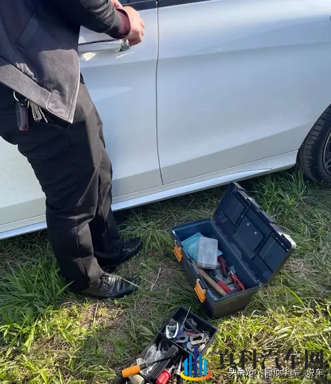 车门被锁,人困火中,系统成枷锁-3