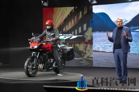 米兰车展丨HONDA CB1000GT 发布,会和自家NT1100冲突?-1